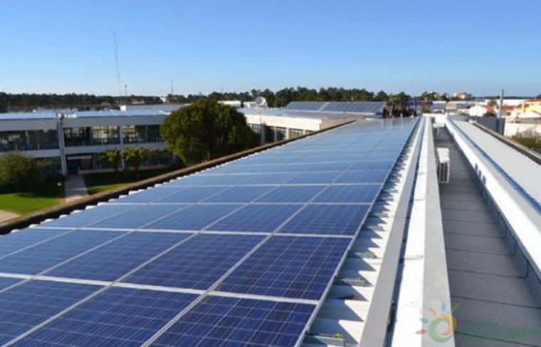 高速公路兩邊是否安裝太陽能，高速公路能用太陽能路燈嗎